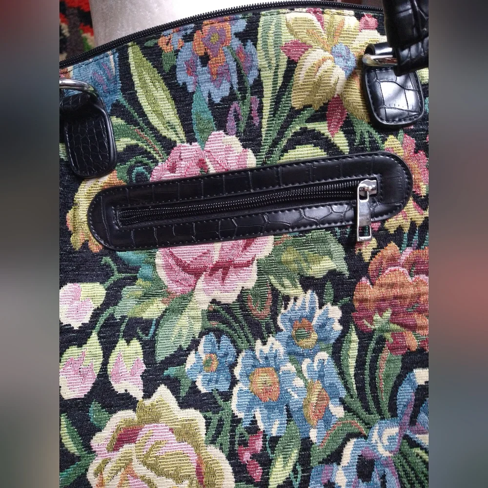 Mellow World beaded floral multi strap cross body purse - Picture 10 of 13